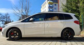 BMW Gran Tourer 220d 4x4 SportLine 140kW NAVI 7miest PANO - 9