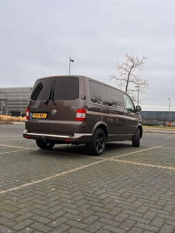 VW Caravelle - 9