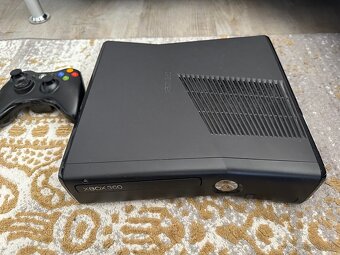 2x Xbox 360 + príslušenstvo a hry - 9