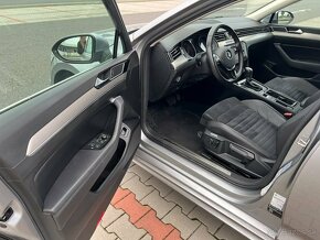 Volkswagen Passat 2.0 TDi R-line DSG Full LED ČR - 9