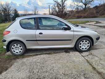 Peugeot 206 1,1 benzín 2. Majiteľ SR - 9