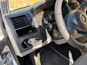 Volkswagen T5.1 2.0 TDi 5 mist - 9