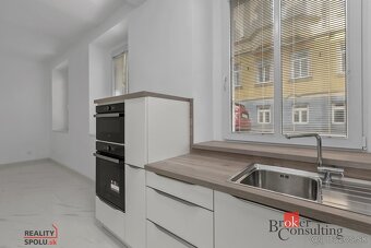 NA PREDAJ dizajnový a luxusný 1- izbový apartmán v srdci Sta - 9