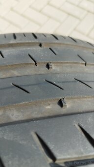 Pneu 235/45 R17 - 9