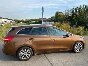 Predám KIA Ceed SW Platinum 1,6 CRDi AT - 9