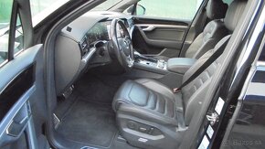 VOLKSWAGEN TOUAREG 4x4 "R-LINE" 3.0TDi 170KW V6 AT-8  M2020 - 9