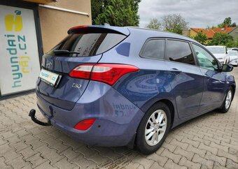 Hyundai i30 1.6-spotř5,5l/100km-PĚKNÝ STAV - 9