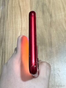 Predám Apple iPhone 11 128GB RED Známky opotrebovania - 9