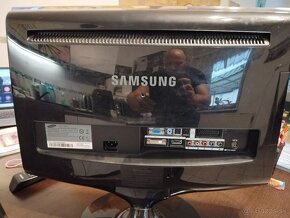 Samsung T220HD - 9