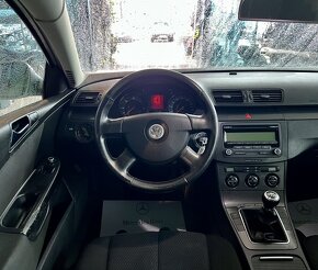 Volkswagen Passat 1.9 TDI Trendline - 9