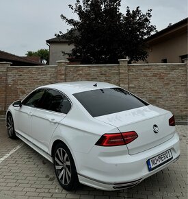 Volkswagen Passat B8 2.0 TDI R-LINE - 9