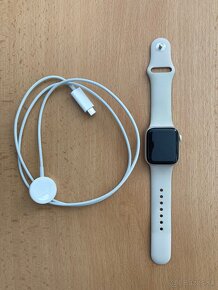 Apple Watch SE (2022) 40mm - 9