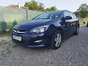 Opel Astra Sport Tourer - 9