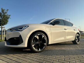 CUPRA LEON 1,4 TSI E-HYBRID DSG 150KW, VIRTUAL,KAMERA,NAVI - 9