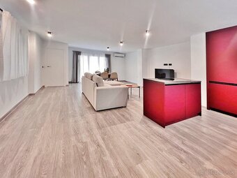 Španělsko,Torrevieja – Prostorný apartmán jen 150m od moře - 9