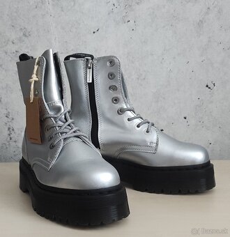 Dr. Martens Jadon Silver - 9