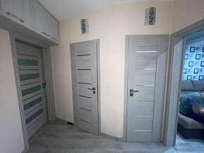 3.izbovy byt vo Vranove nad Topľou zrekonštruovamy komplet - 9