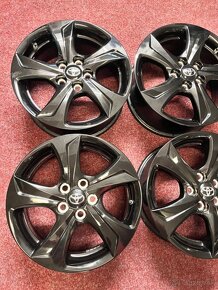 5x114,3 R15 Originál Toyota Yaris ze senzory 2022 - 9