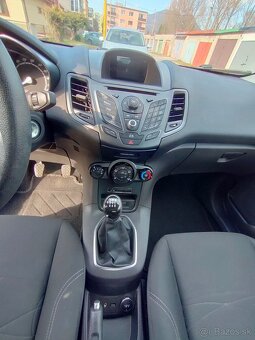 Predám Ford Fiesta r. 2014 benzín 1,0 - 9