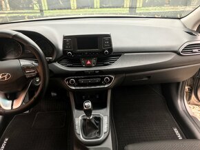 Hyundai i30 fastback 2018 1.0TGDI 120k benzín - 9