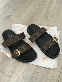 Louis Vuitton - dámske šľapky 39,37 - 9