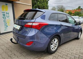 Hyundai i30 1.6-spotř5,5l/100km-PĚKNÝ STAV - 9