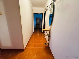 Na predaj tehlový 2-izbový byt, 55 m², v blízkosti centra. - 9