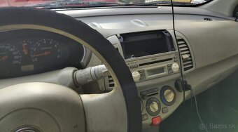 Nissan Micra 1.0 - 9