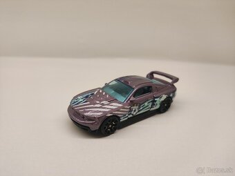 Autíčka Ford Mustang Hot Wheels 1:64 - 9