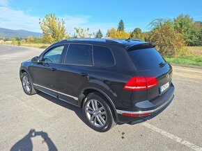 VW Touareg R-line 3.0 TDI - 9