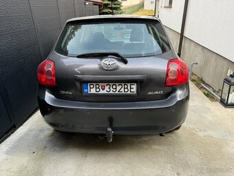 Toyota Auris 1,4 VVTi 5dverí - 9