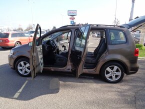 Volkswagen Touran 1.2 TSI Trendline 7-miestne - 9