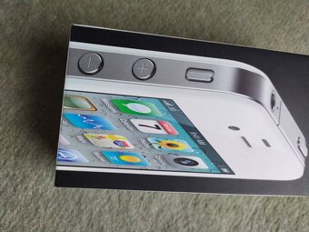 iPhone 4 - 32GB - 9