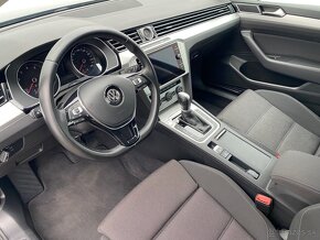 Volkswagen Passat B8 Com. 2.0TSi 162kW FULL LED  DPH - 9