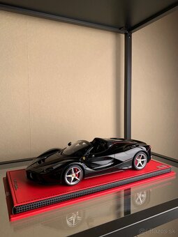 Ferrari LaFerrari Spider 1/18 MR Collection - 9