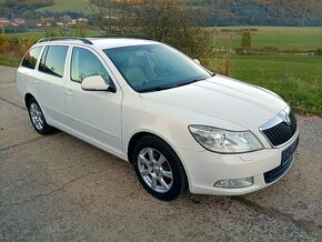 ŠKODA  OCTAVIA COMBI II 2.0 TDI CR XENON NAVI MODEL 2012 - 9