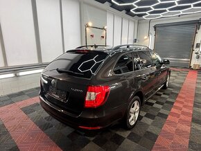 Škoda Superb Combi 2.0 TDI CR DSG - 9