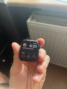 Apple Watch Series 5 Space Grey 44mm NEPOUŽÍVANÉ - 9