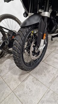 Predám BMW R1250GS ADVENTURE triple black 2024 3000KM - 9