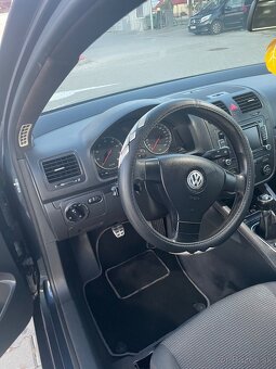 Volkswagen Jetta 1.6-75kw rv.2007 benzín - 9