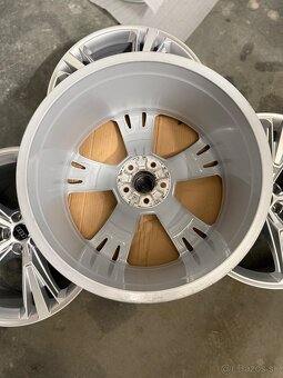 Hliníkové disky Audi 5x112 R21 Audi Q8 , SQ8 , RSQ8 - 9