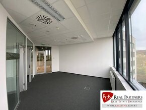 REB sk. ponúka na prenájom kancelárie, 82 m2, Dúbravská cest - 9