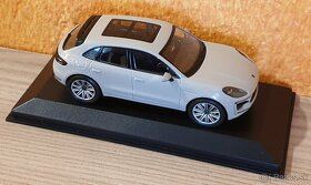 Porsche Macan Turbo model 1/43 Minichamps - 9