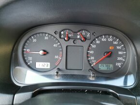 Volkswagen Bora 1.9tdi - 9