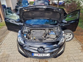 Hyundai i30 1.6i MPI DOHC Comfort 120k M6 (benzín) - 9