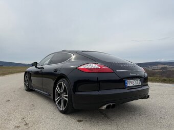 Porsche Panamera 4S - 9