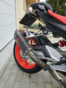 Aprilia Tuono 660 s Akrapovičom - 9