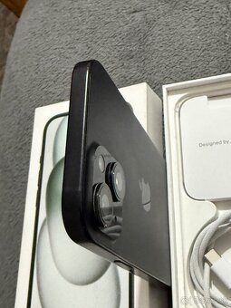 Predám Apple iPhone 15 256GB Black Známky používania - 9