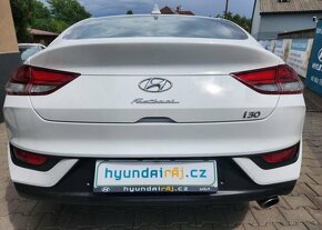 Hyundai i30 1.4-AUT-NAVI-KAMERA-FASTBACK - 9