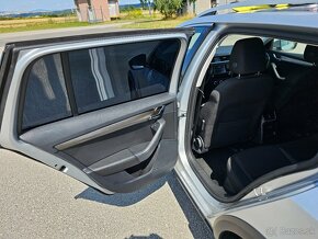 ŠKODA OCTAVIA COMBI SCOUT 2.0 TDI DSG 4x4 - 9